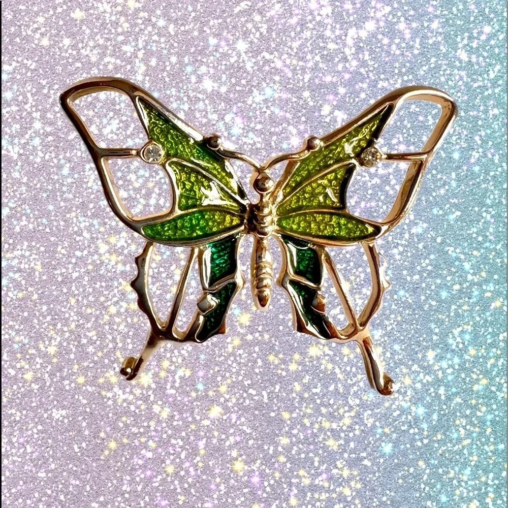 N/A beautiful brooch